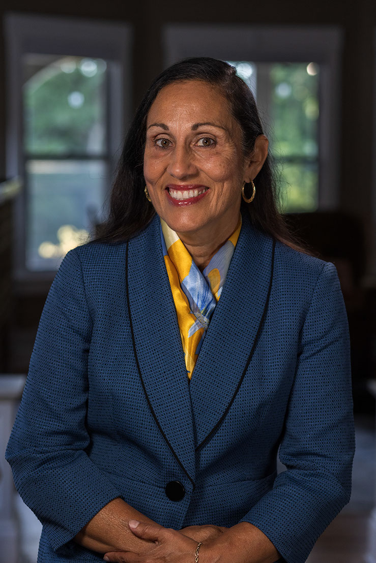 This is a black and white portrait by © Lando Media